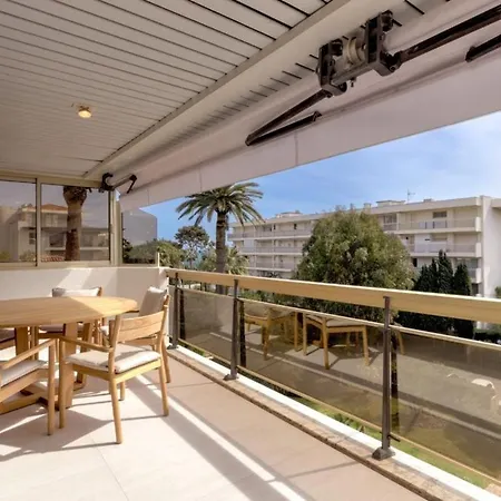 Relax Inn Champagne Balneotherapy Apartment Saint-Raphael (Var)
